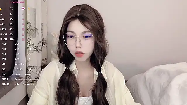Yuki 111 online show from 12/09/24, 01:29