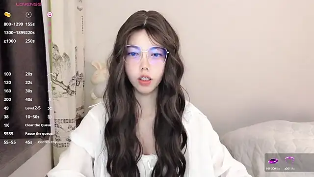 Yuki 111 online show from 12/07/24, 11:29