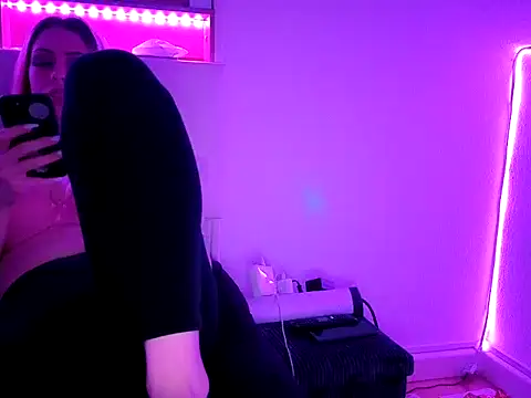 nicole77745 online show from 03/07/26, 06:13