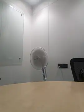 Jhon837486 online show from 12/29/24, 08:44