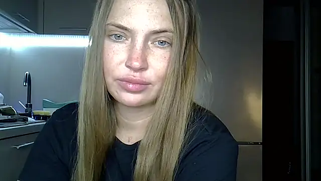 Lucky Anna online show from 12/18/25, 09:51