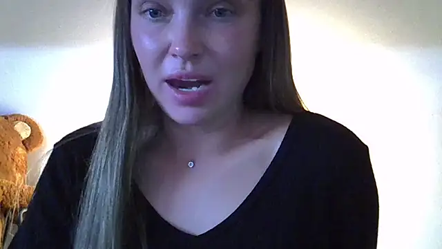 Snapshot of Lucky_Anna chatting on 09/13/25, 09:48 Lucky Anna online show from 09/13/25, 09:48