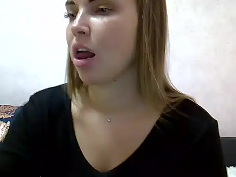 Snapshot of Lucky_Anna chatting on 03/04/25, 02:32 Lucky Anna online show from 03/04/25, 02:32