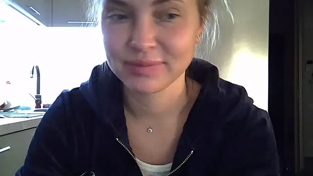 Snapshot of Lucky_Anna chatting on 10/02/25, 07:06 Lucky Anna online show from 10/02/25, 07:06