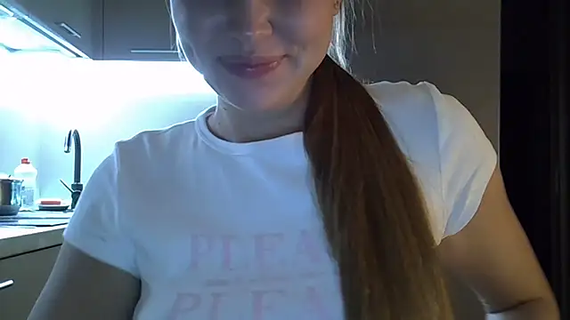 Snapshot of Lucky_Anna chatting on 10/25/25, 06:30 Lucky Anna online show from 10/25/25, 06:30