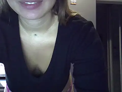 Snapshot of Lucky_Anna chatting on 12/04/24, 10:13 Lucky Anna online show from 12/04/24, 10:13