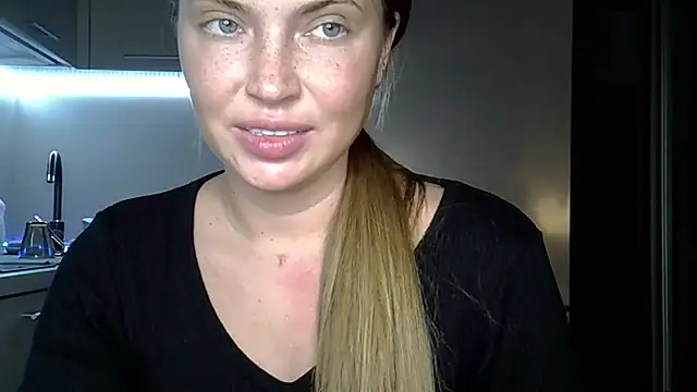 Lucky Anna online show from 12/20/25, 10:23