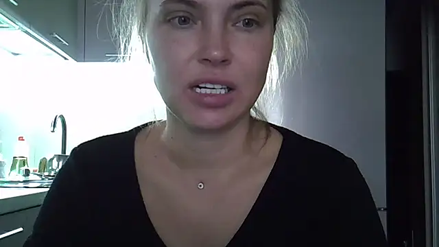 Snapshot of Lucky_Anna chatting on 09/27/25, 06:08 Lucky Anna online show from 09/27/25, 06:08