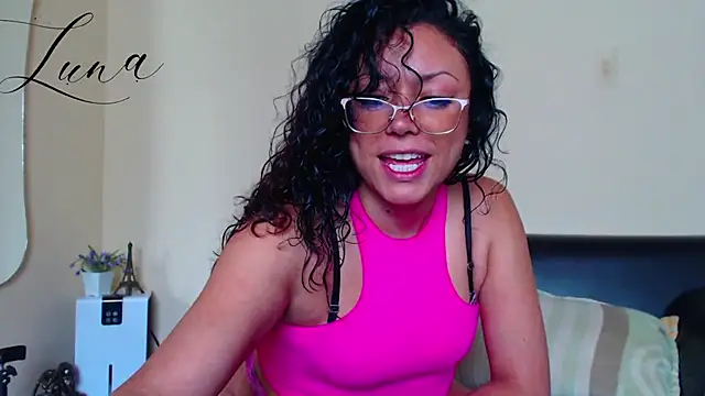 Snapshot of Lunavega1 chatting on 05/27/26, 06:59 Lunavega1 online show from 05/27/26, 06:59