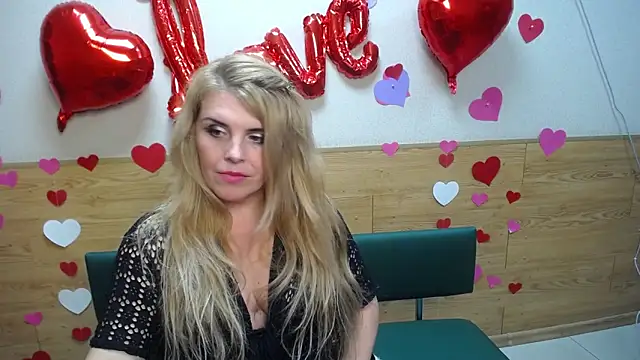 Snapshot of Julya_Barbi chatting on 03/05/25, 06:01 Julya Barbi online show from 03/05/25, 06:01