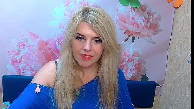 Snapshot of Julya_Barbi chatting on 10/03/25, 11:45 Julya Barbi online show from 10/03/25, 11:45