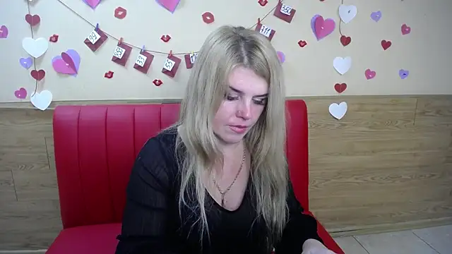 Snapshot of Julya_Barbi chatting on 02/12/25, 12:01 Julya Barbi online show from 02/12/25, 12:01