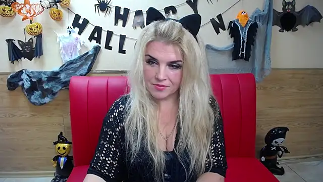Snapshot of Julya_Barbi chatting on 10/21/25, 05:12 Julya Barbi online show from 10/21/25, 05:12