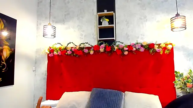 Snapshot of SilvannaFit chatting on 04/13/26, 11:14 SilvannaFit online show from 04/13/26, 11:14