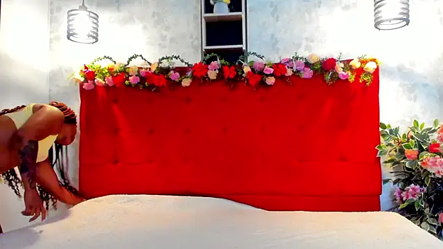 Snapshot of SilvannaFit chatting on 05/06/26, 11:47 SilvannaFit online show from 05/06/26, 11:47