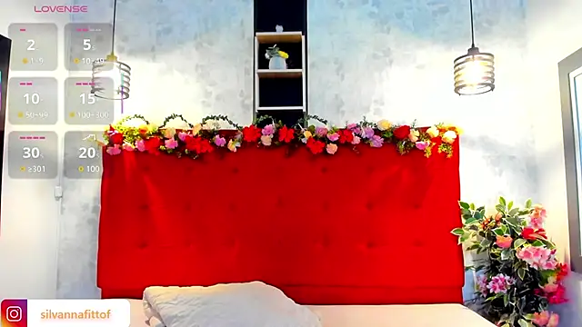 Snapshot of SilvannaFit chatting on 03/15/26, 09:05 SilvannaFit online show from 03/15/26, 09:05