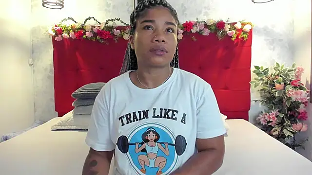Snapshot of SilvannaFit chatting on 07/03/26, 11:17 SilvannaFit online show from 07/03/26, 11:17