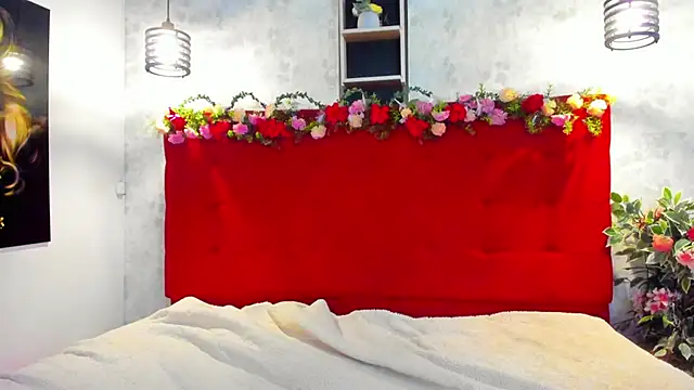 Snapshot of SilvannaFit chatting on 04/08/26, 11:44 SilvannaFit online show from 04/08/26, 11:44