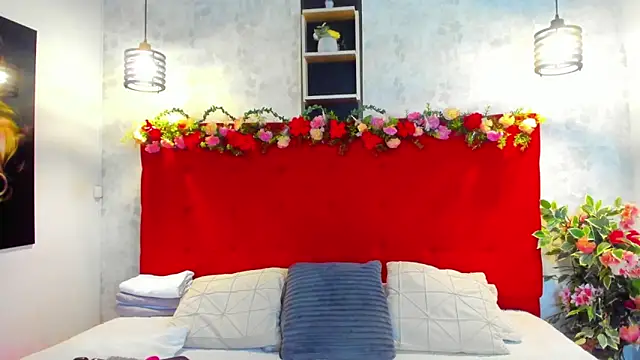 Snapshot of SilvannaFit chatting on 04/22/26, 11:50 SilvannaFit online show from 04/22/26, 11:50