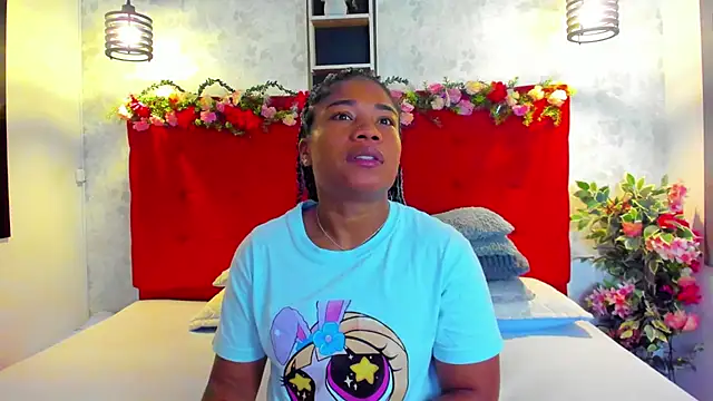 Snapshot of SilvannaFit chatting on 07/12/26, 10:05 SilvannaFit online show from 07/12/26, 10:05