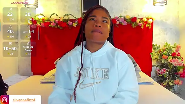 Snapshot of SilvannaFit chatting on 03/28/26, 09:10 SilvannaFit online show from 03/28/26, 09:10