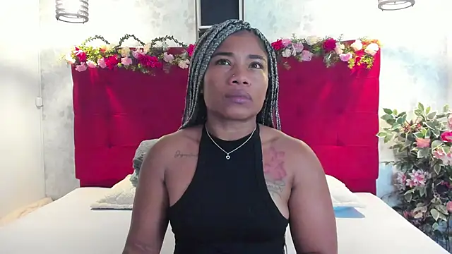 Snapshot of SilvannaFit chatting on 06/20/26, 09:14 SilvannaFit online show from 06/20/26, 09:14