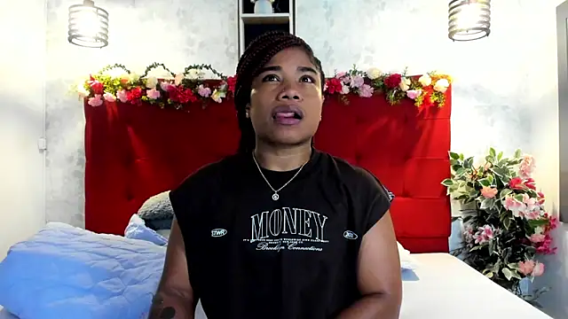 Snapshot of SilvannaFit chatting on 03/26/26, 11:52 SilvannaFit online show from 03/26/26, 11:52