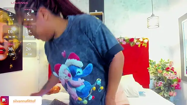 Snapshot of SilvannaFit chatting on 03/30/26, 11:44 SilvannaFit online show from 03/30/26, 11:44