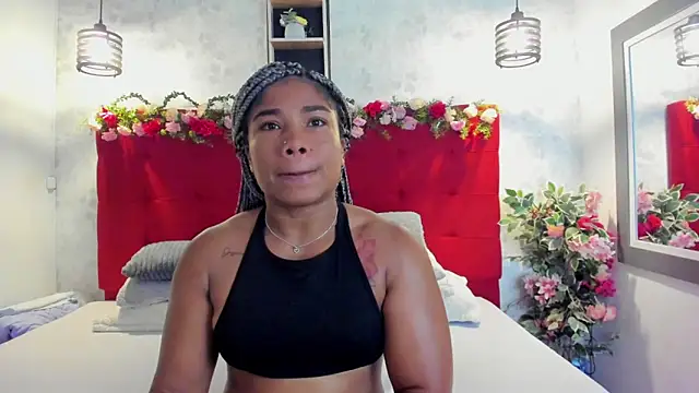 Snapshot of SilvannaFit chatting on 06/30/26, 11:21 SilvannaFit online show from 06/30/26, 11:21