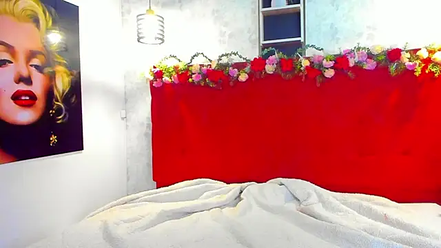 Snapshot of SilvannaFit chatting on 05/24/26, 09:31 SilvannaFit online show from 05/24/26, 09:31