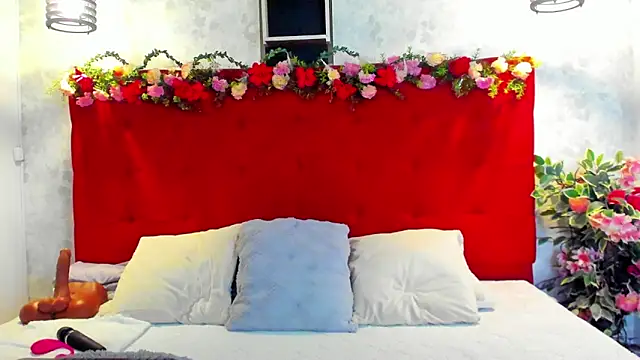 Snapshot of SilvannaFit chatting on 05/27/26, 11:39 SilvannaFit online show from 05/27/26, 11:39