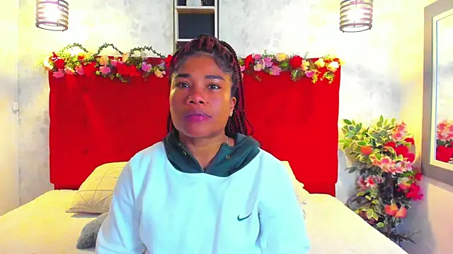 Snapshot of SilvannaFit chatting on 06/08/26, 09:10 SilvannaFit online show from 06/08/26, 09:10