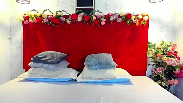 Snapshot of SilvannaFit chatting on 06/04/26, 11:37 SilvannaFit online show from 06/04/26, 11:37