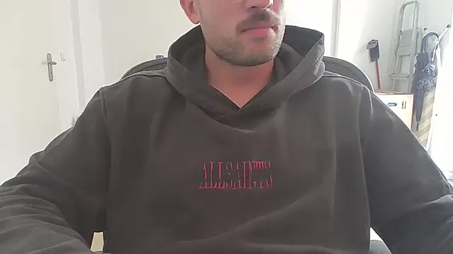 taallguyy 196 online show from 10/05/25, 09:00