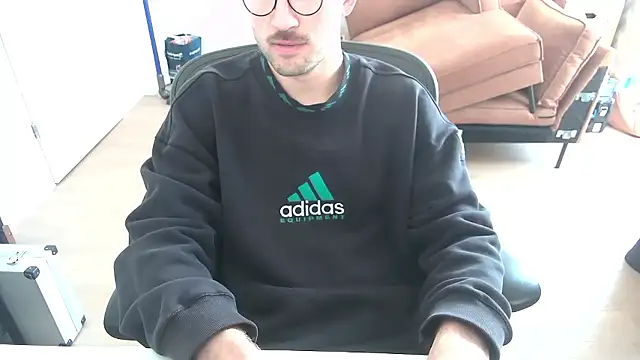 taallguyy 196 online show from 01/11/26, 01:29