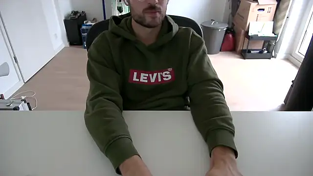 taallguyy 196 online show from 10/29/25, 03:11