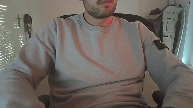 taallguyy 196 online show from 09/18/25, 04:21