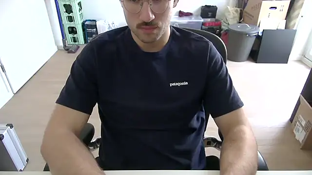 taallguyy 196 online show from 11/21/25, 09:52