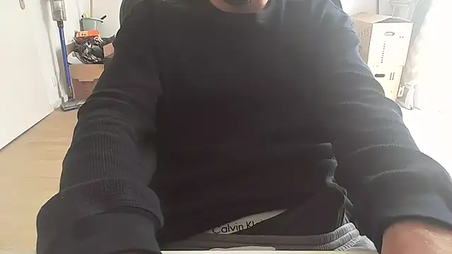 taallguyy 196 online show from 09/26/25, 10:55