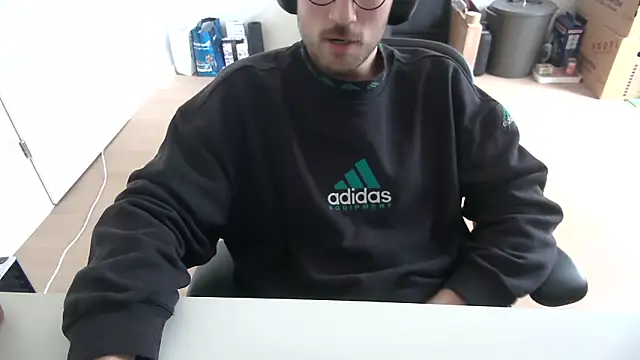 taallguyy 196 online show from 03/25/26, 03:22