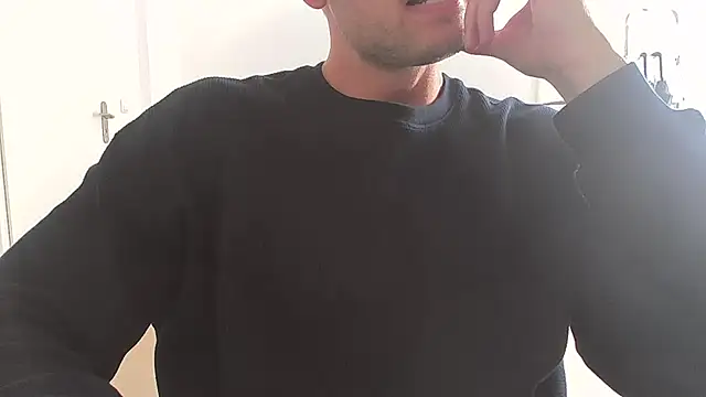 taallguyy 196 online show from 09/10/25, 10:36