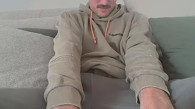 taallguyy 196 online show from 09/28/25, 08:54