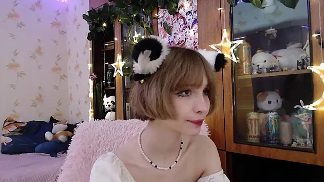 cloudgirrl online show from 03/02/25, 01:15