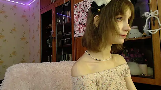 cloudgirrl online show from 01/13/25, 08:37