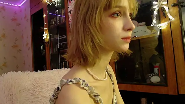 cloudgirrl online show from 01/10/25, 10:15