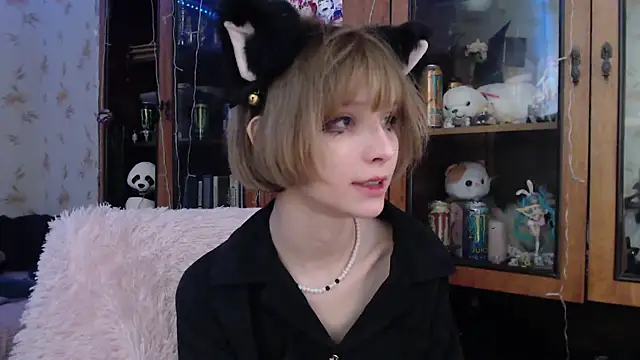 cloudgirrl online show from 02/21/25, 11:32