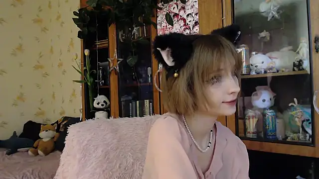 cloudgirrl online show from 03/09/25, 07:23