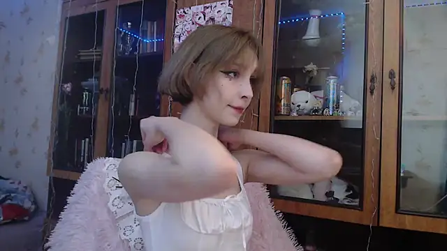 cloudgirrl online show from 02/13/25, 09:38