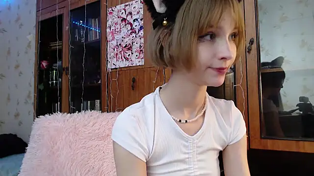 cloudgirrl online show from 02/12/25, 12:05