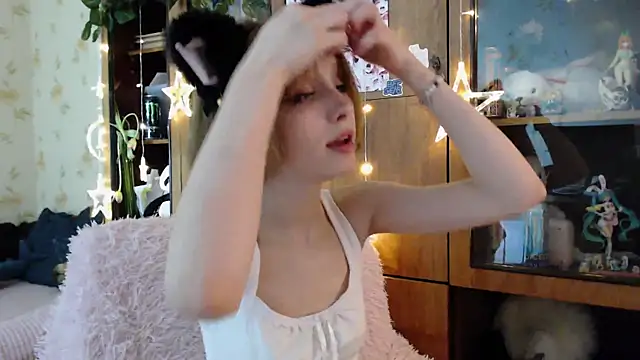 cloudgirrl online show from 03/16/25, 03:39